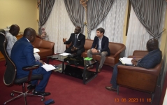Audience : l'organisation du Forum Économique pour le Sahel au centre des échanges entre le DGCOOP et des émissaires de la Banque Mondiale